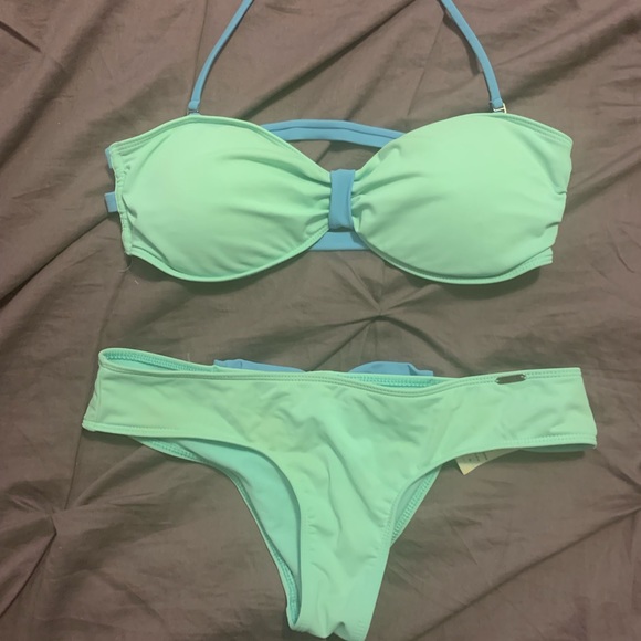 Bikini - Picture 2 of 3